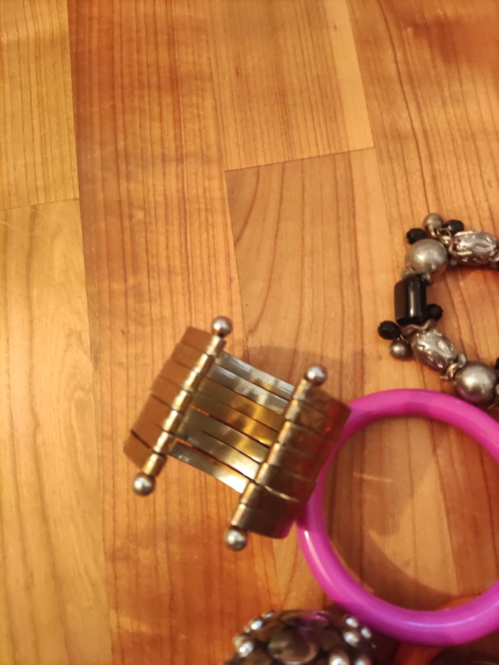 Sonstiger Schmuck: Modeschmuck - 10 Armreife und Ketten – Gebraucht aus Solothurn von Csw1 4