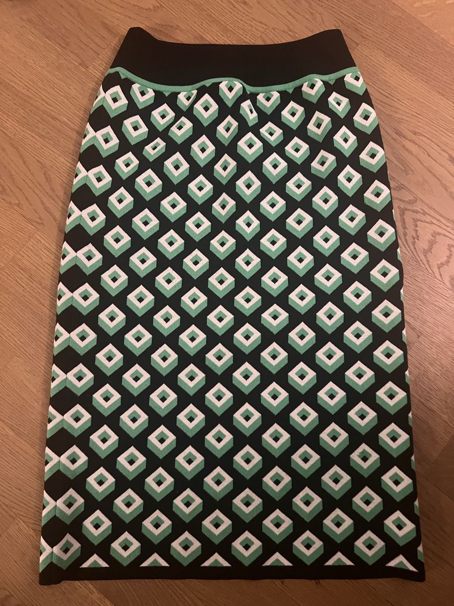 Kleiderpakete: Diane von Furstenberg Strick-Set 2-teilig – Pullover & Rock – Gebraucht aus Ebmatingen von dartim 1
