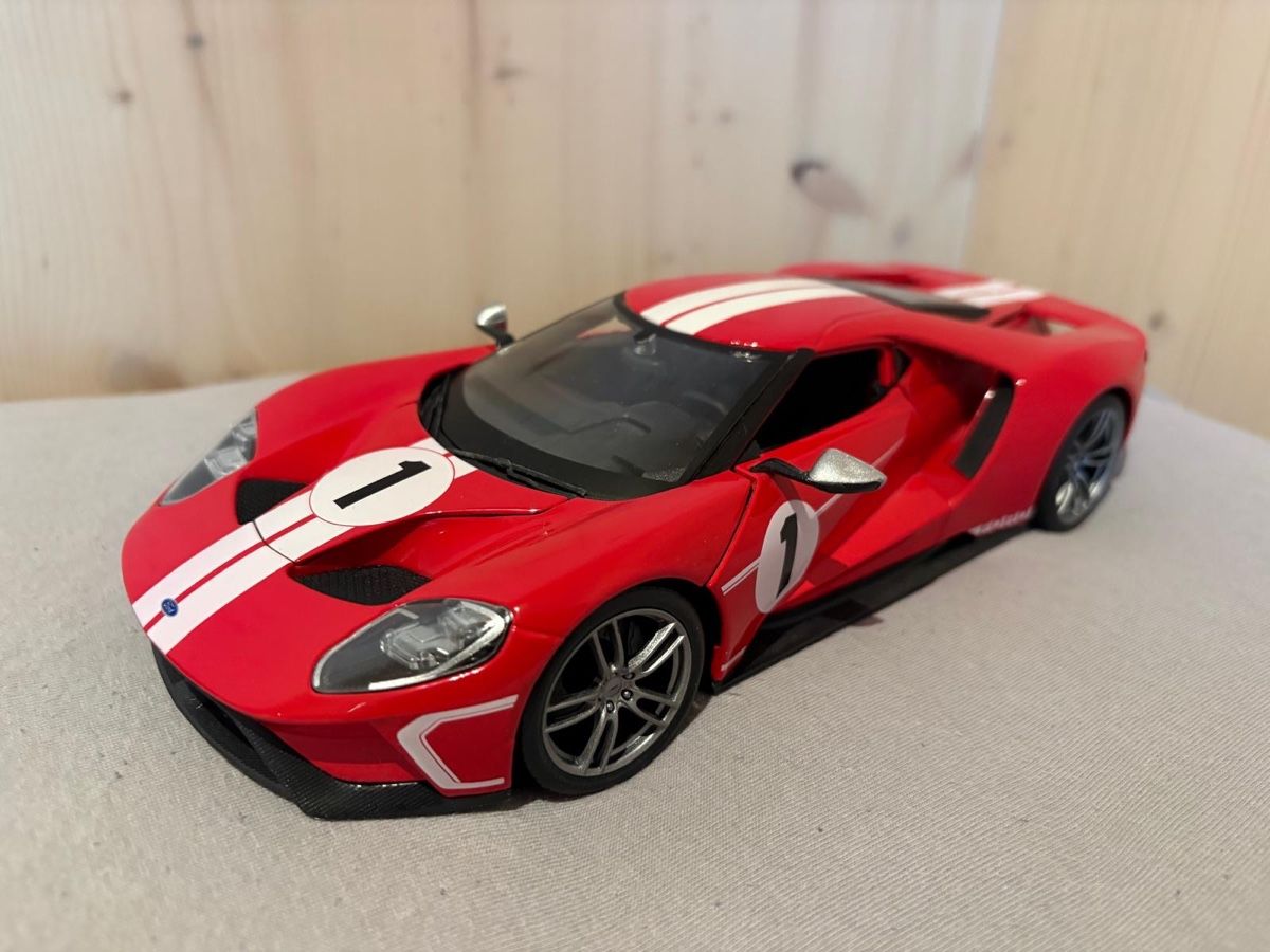 Bburago Modellautos: 1:18 Bburago Fort GT – Neu (gemäss Beschreibung) aus Pany von Mr.Cars