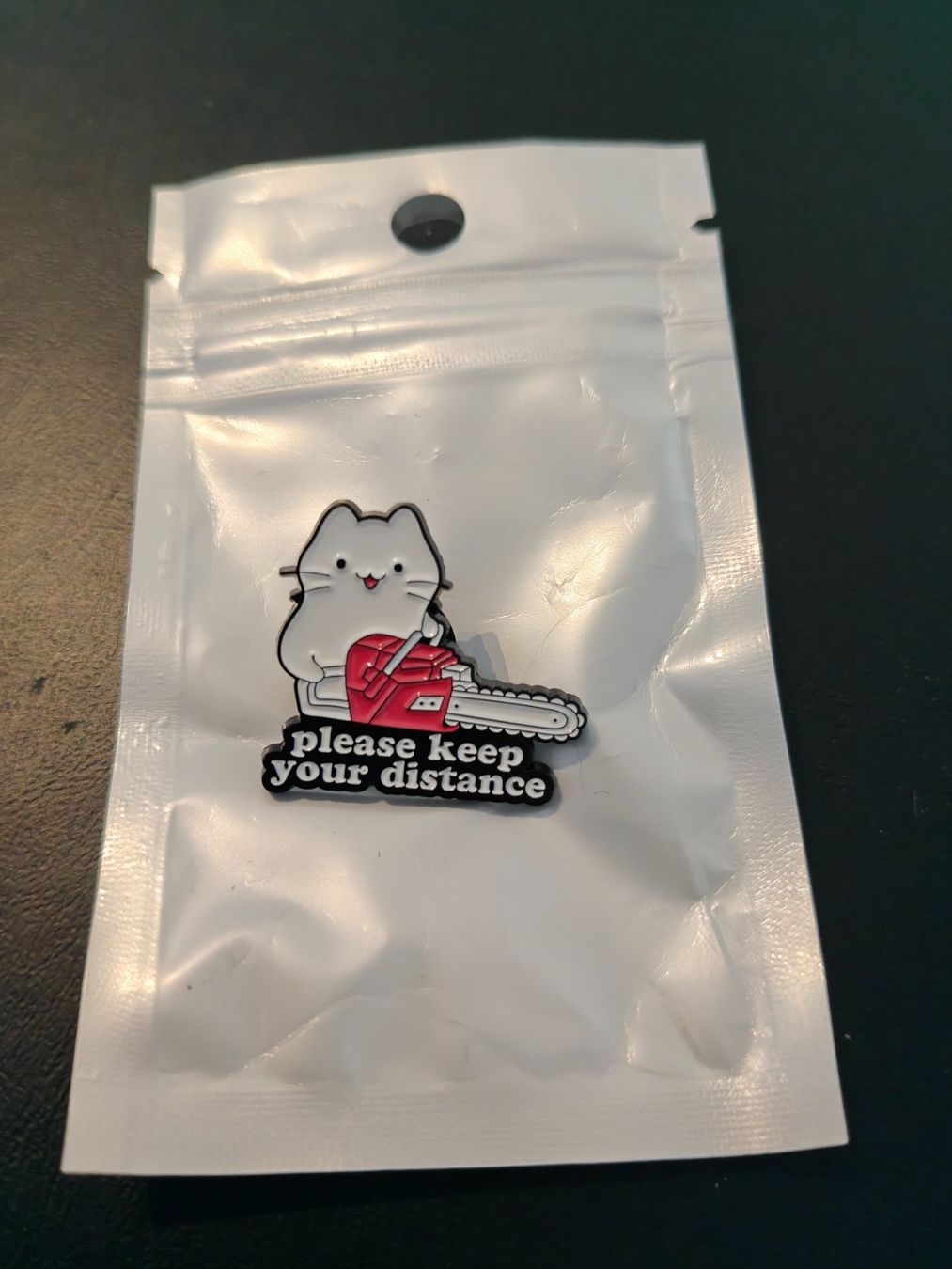Spille & Fermagli: Katze / Cat / Chat / Gatto Pin – Nuovo e nell'imballaggio originale da Vaglio venduto da Dabia