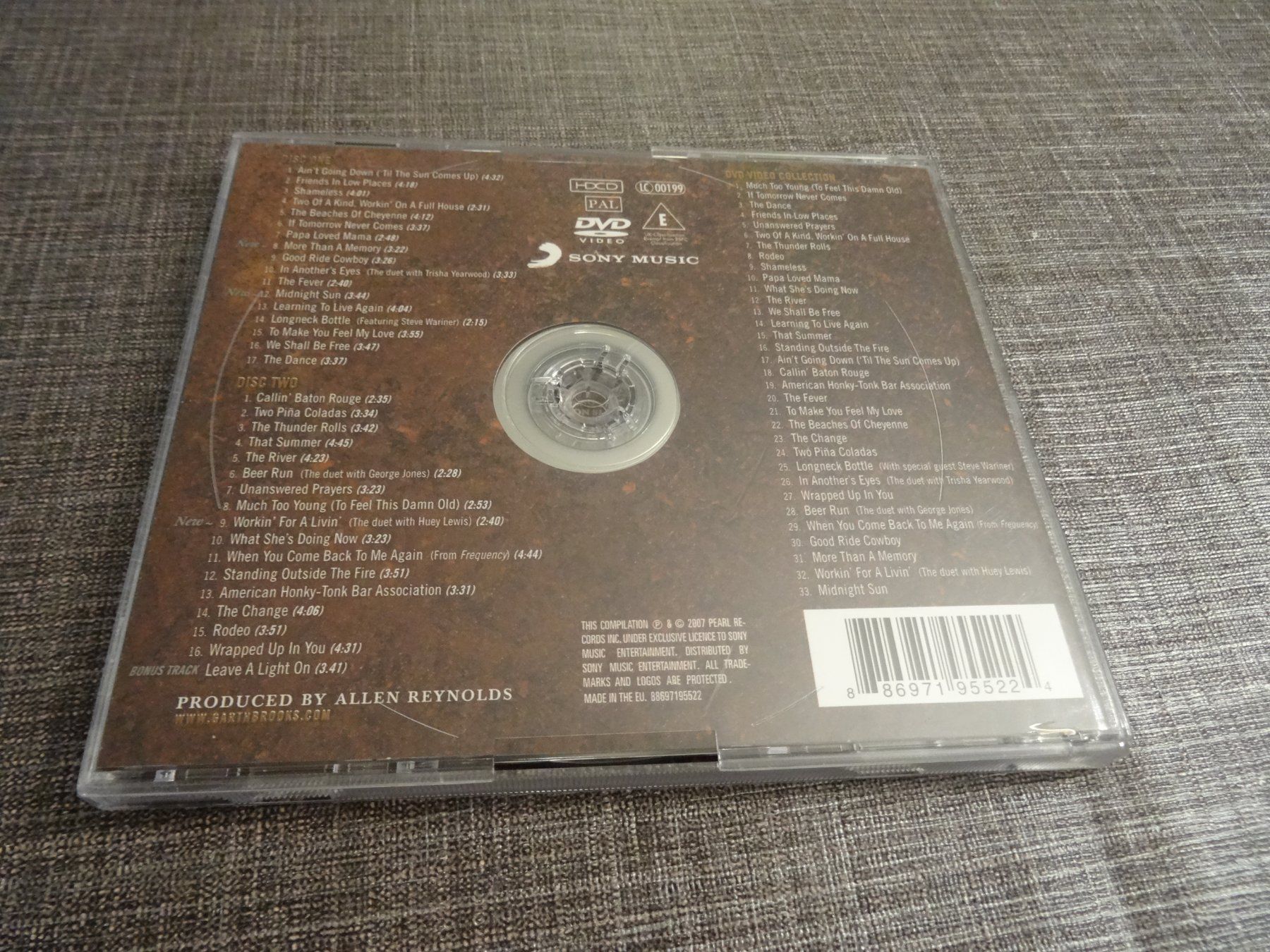 CD: Garth Brooks - The Ultimate Hits - 3CDs - – Usato da Olten venduto da Disc-Ausverkauf 1