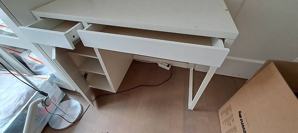 Ikea Schreibtische: Bureau enfant – Gebraucht aus La Croix (Lutry) von edo_n8wf