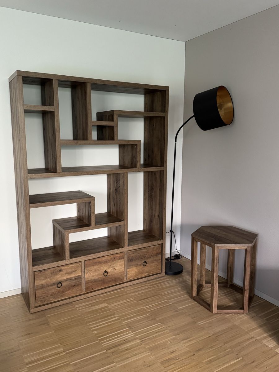Tavoli: Hexagonal Wooden Side Table – Usato da Jona venduto da amy_pjw 3