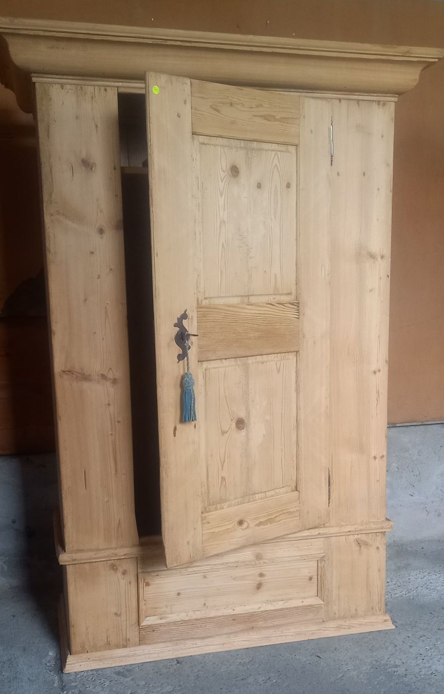 Armadi: 1-Tür-Schrank "Aargauer" – Usato da Wöschnau venduto da Neuchel
