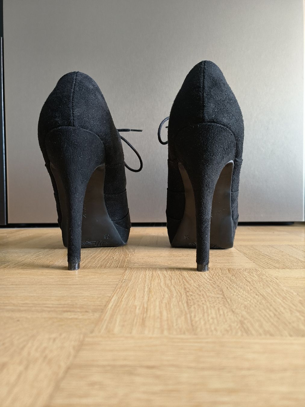 Scarpe da donna: Schwarze High Heels, Grösse 38 (Catwalk) – Nuovo (secondo la descrizione) da Wädenswil venduto da Alina7777 2