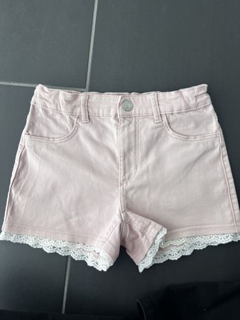 Sommer-Shorts, Gr. 134, mit Spitze