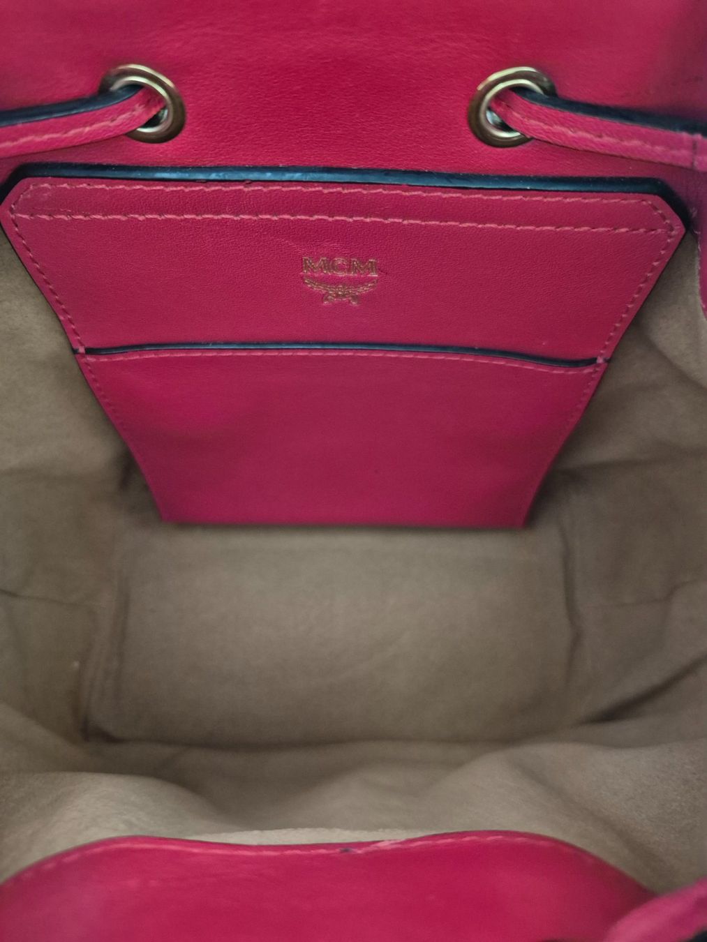 Mcm Zaini: MCM Rucksack, mit Nieten – Usato da Dottikon venduto da Pega7 7