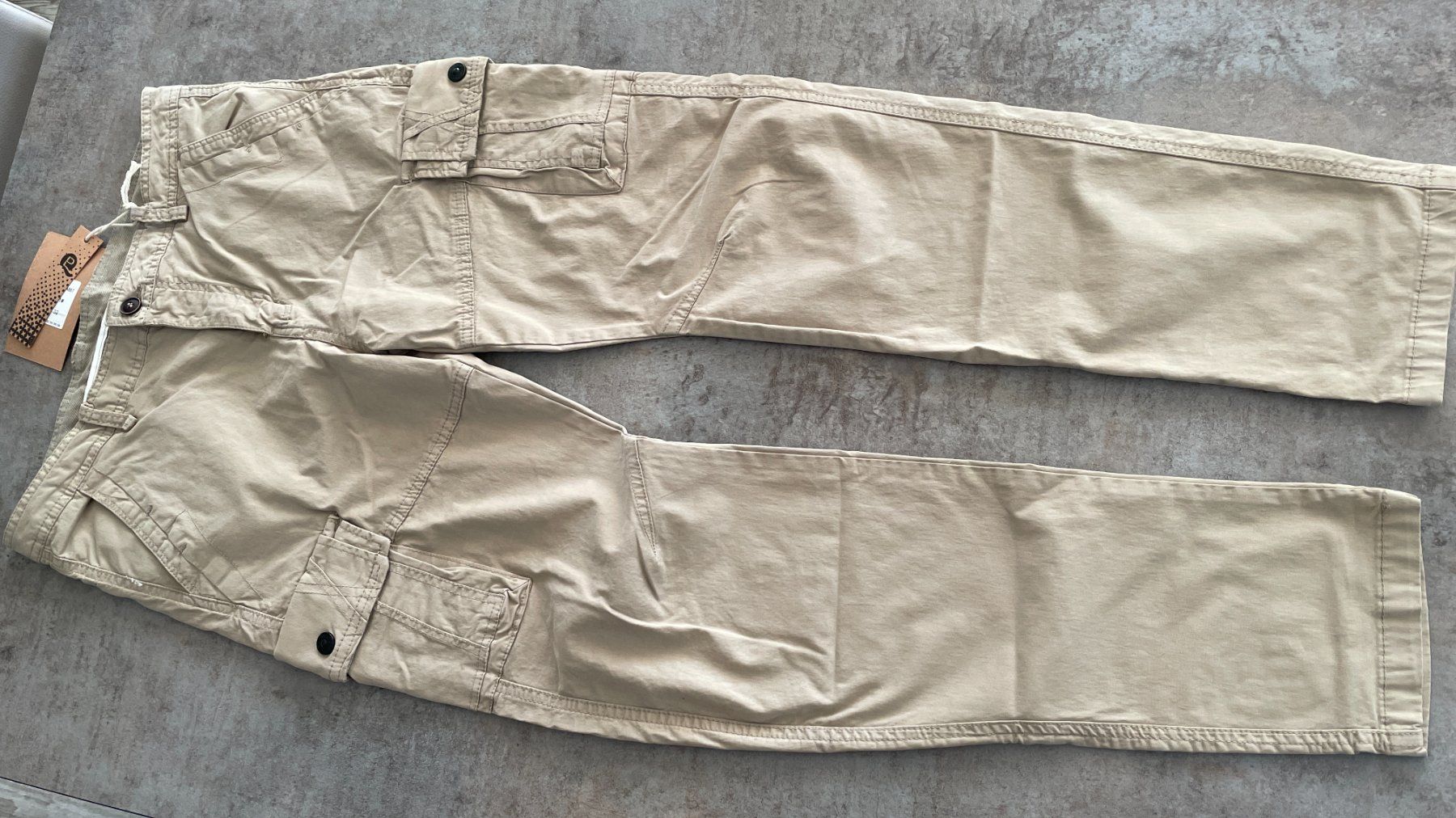 Hosen: Schöne Cargohose – Neu und originalverpackt aus Volketswil von ropehero