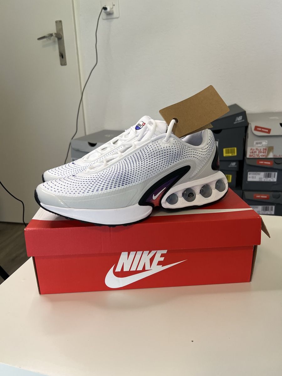 Nike Scarpe da uomo: Nike Air Max DN chaussures blanches pointure 45 neuves – Nuovo e nell'imballaggio originale da Urtenen-Schönbühl venduto da Big.sanad 1