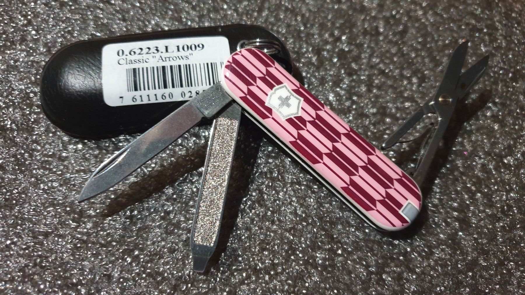 Victorinox Coltelli tascabile: Victorinox Classic Edition 2010 ARROWS Sackmesser – Nuovo (secondo la descrizione) da Val D Illiez venduto da SnowRoof 2