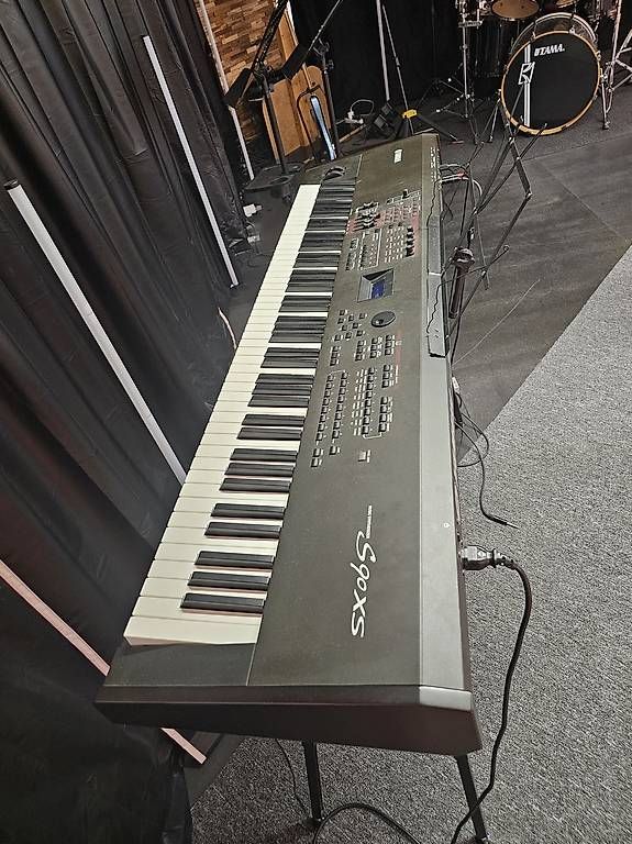 Strumenti musicali: YAMAHA S90XS – Usato da Basel venduto da Boreast