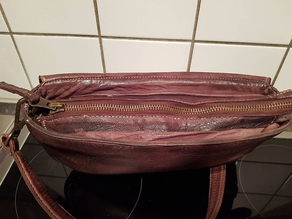 Borse da donna: Echtleder mit Nieten – Usato da Langenthal venduto da sar_nm7g 2
