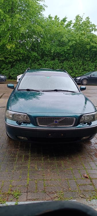 Volvo V70 D5