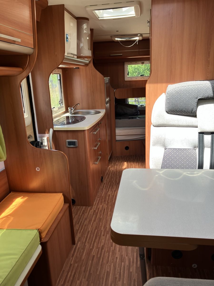 Laika Veicoli da campeggio: Camping-car Laika X700 de 2011 – Usato da Cuarnens venduto da Sandrine0110 3