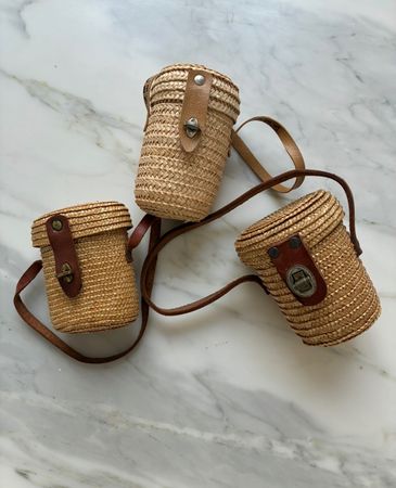 Petits sacs en paille porte-verre avec bretelle cuir lot ...