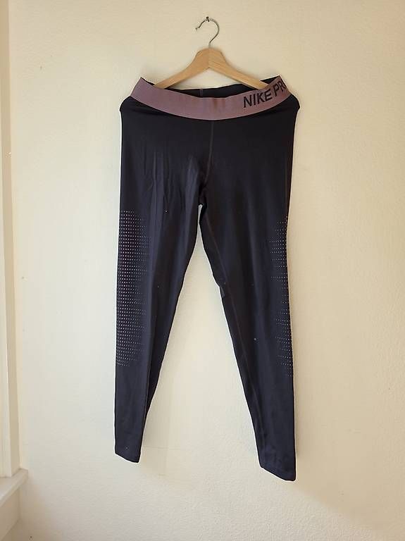 Lotti di vestiti: Habits de sport de marque – Usato da La Conversion venduto da dom_5xx7 4