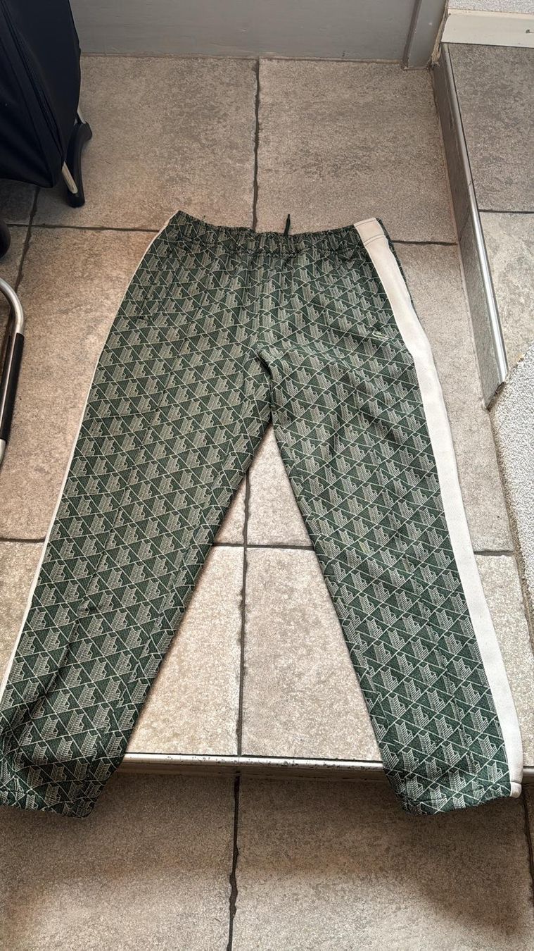 Lacoste Hosen: Pantalon Lacoste - M – Gebraucht aus Fribourg von jimiJ13 3