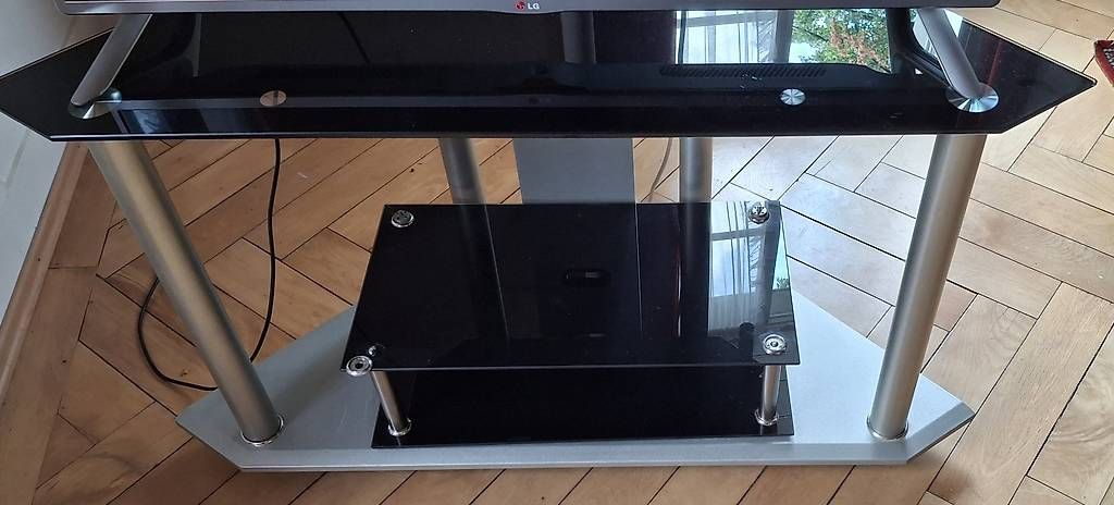 Mobili TV: TV-Möbel aus Glas mit Rollen – Usato da Rüti ZH venduto da Liliane_market