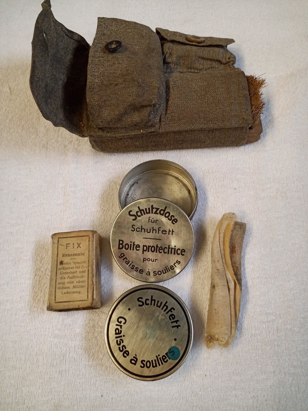 Schweizer Armee Uniformen: Schweizer Militär – Gebraucht aus Oberegg von A-Z.Handel.Loehrer 1