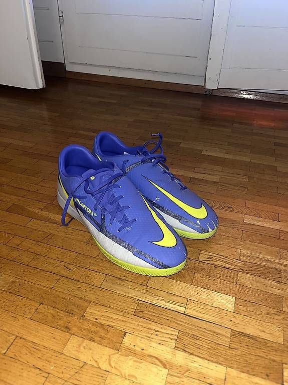Schuhe für Jungen: Chaussures foot en salle Nike – Gebraucht aus Genève von lua_8czq 1