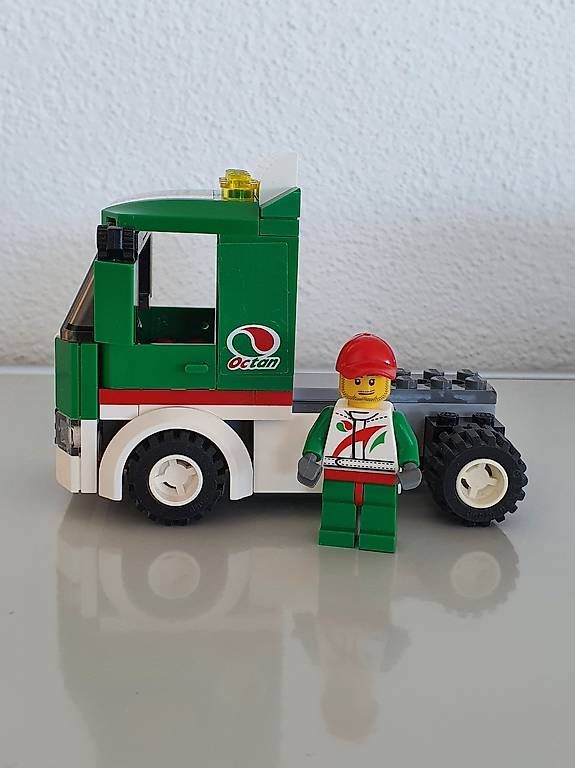 Lego Giocattoli: Lego 60025 - Formel 1 Truck – Usato da Küssnacht am Rigi venduto da chris042 2