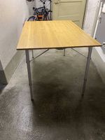 Campingtisch aus Bambus