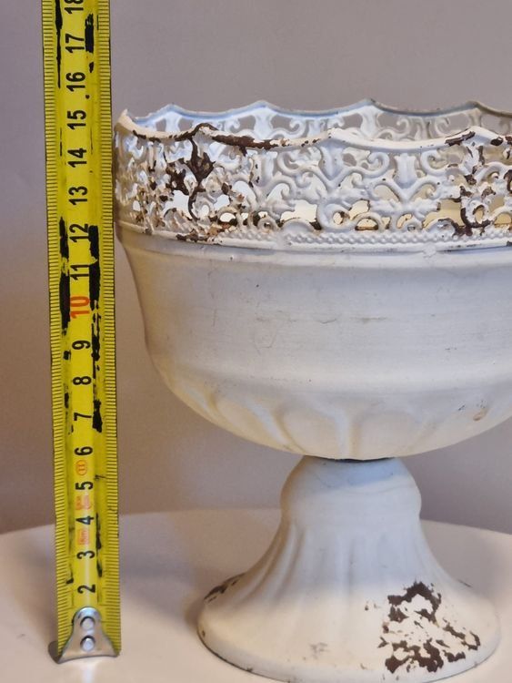 Blumentöpfe: 2 Cachepots auf Fuss Antikstil Shabby Chic – Gebraucht aus Scharnachtal von devin03 7