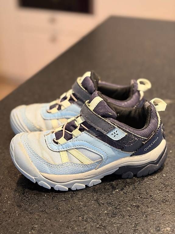 Decathlon Scarpe per ragazzi: Bergschuhe Quechua Grösse 30 – Usato da Oberembrach venduto da VickyL 1