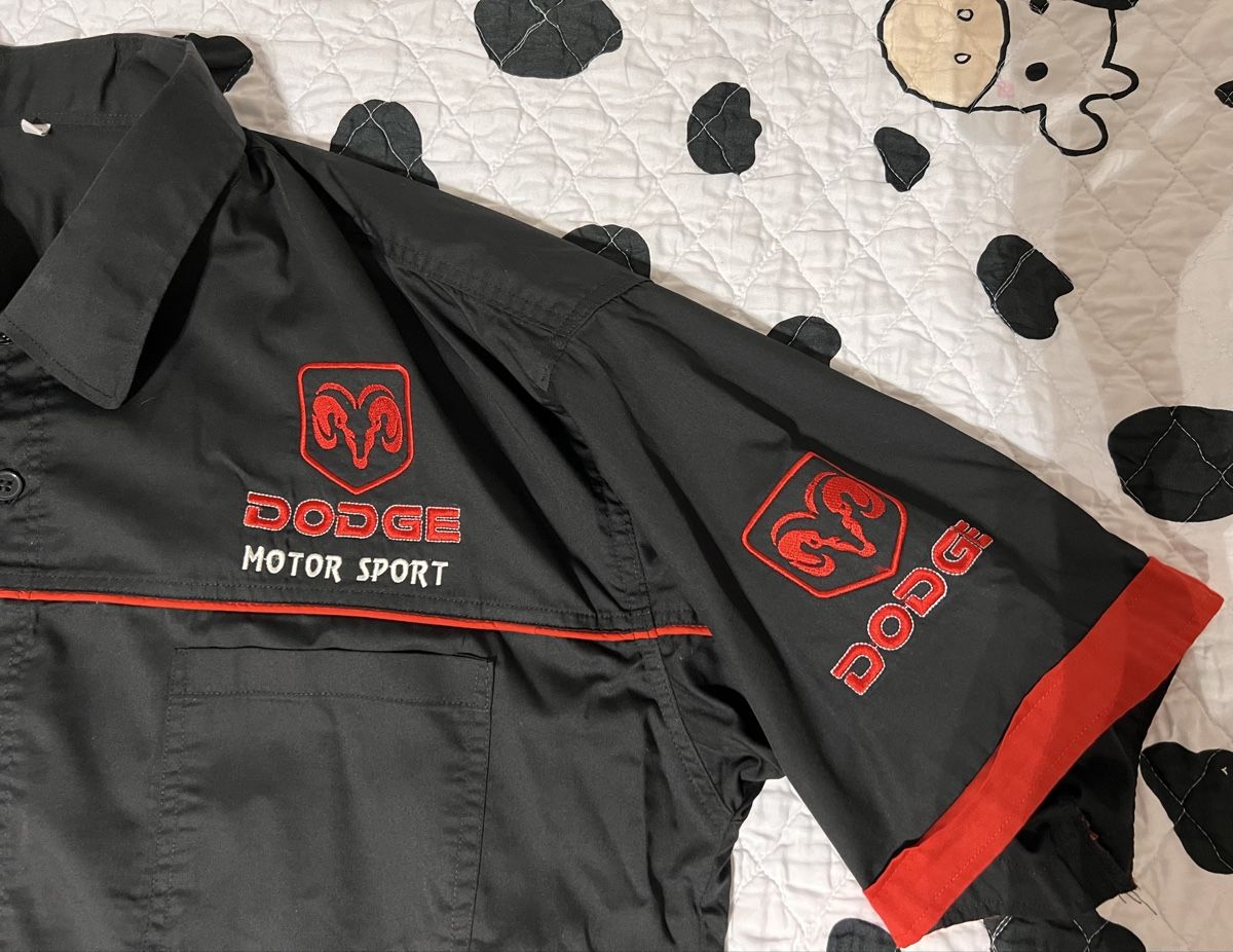 Kleiderpakete: Dodge Fan Set XXL – Gebraucht aus Zürich von d-ron 7
