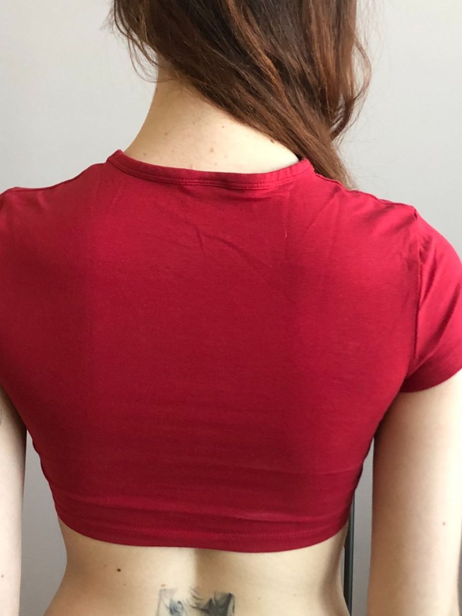 Bershka Camicette, T-shirt & Top: Crop top rouge cerise – Usato da Bulle venduto da sop_ct6x 1