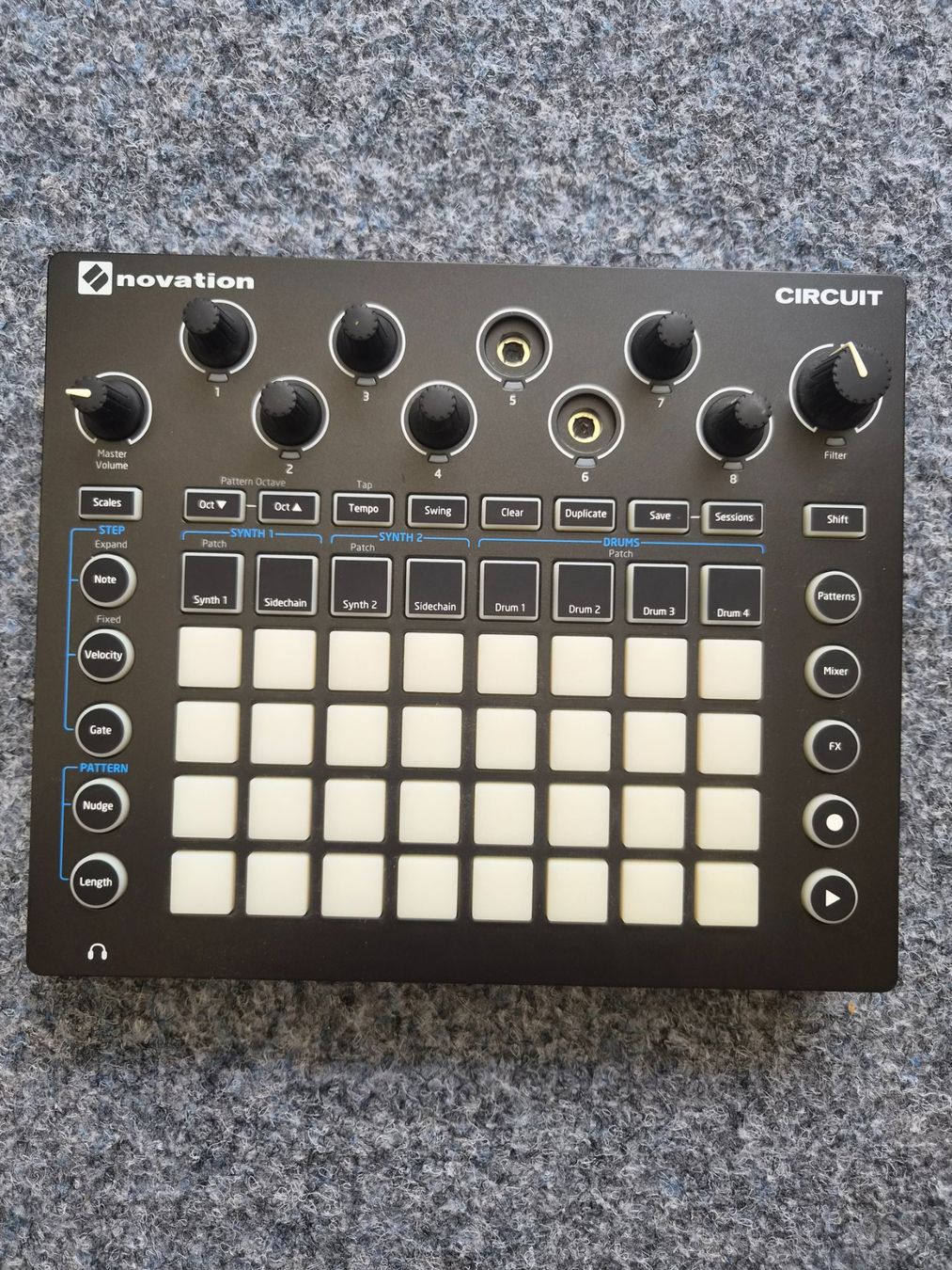 Novation Console di mixaggio: Novation Circuit Tracks – Difettoso da Domat Ems venduto da tchnesa
