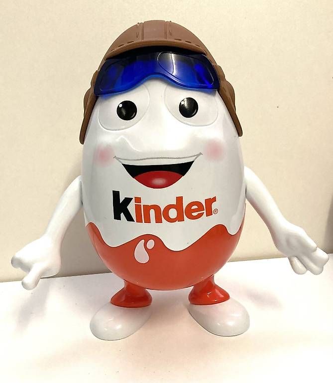 Statuette: FERRERO KinderÜberraschung GROßFIGUR PILOT – Usato da Hettlingen venduto da Queen-Of-Old-Things