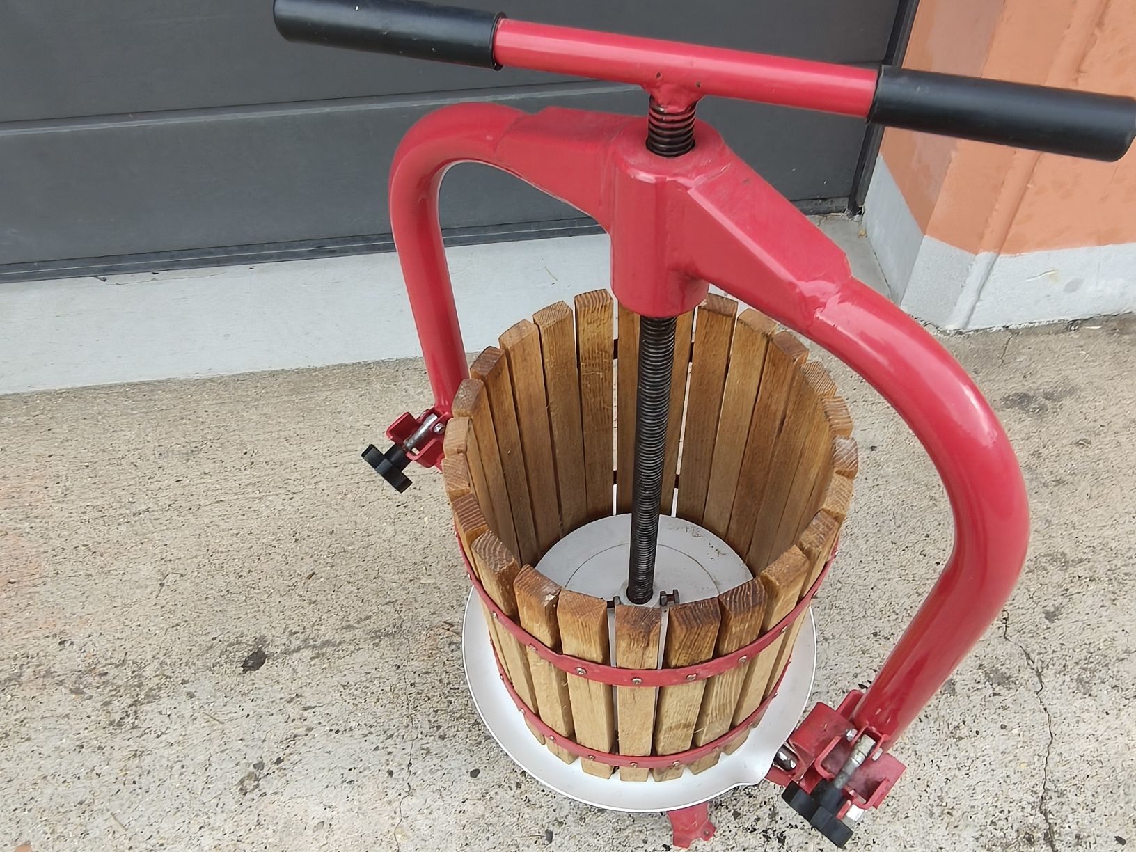 Tutti gli attrezzi: Presse à fruits – Usato da neuchâtel venduto da lualalk