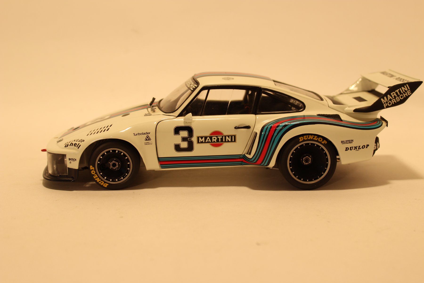 Exoto Modellini d'auto: EXOTO Porsche 935 Martini, 1 : 18 – Usato da Fehraltorf venduto da haefens 1