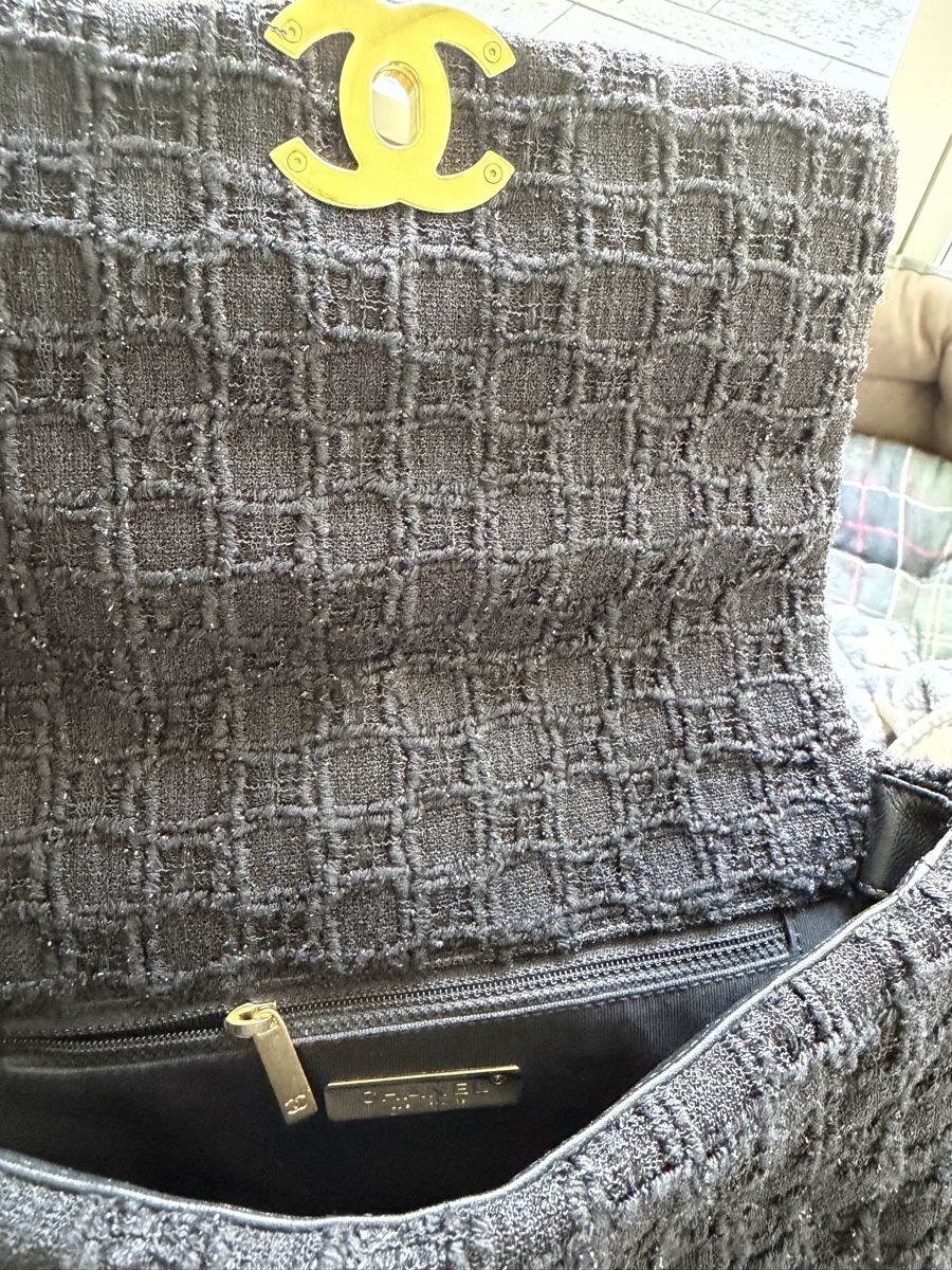 Sacs femmes: Chanel 19 Tweed Bag – D'occasion à Herrliberg par Shoppy2000 4