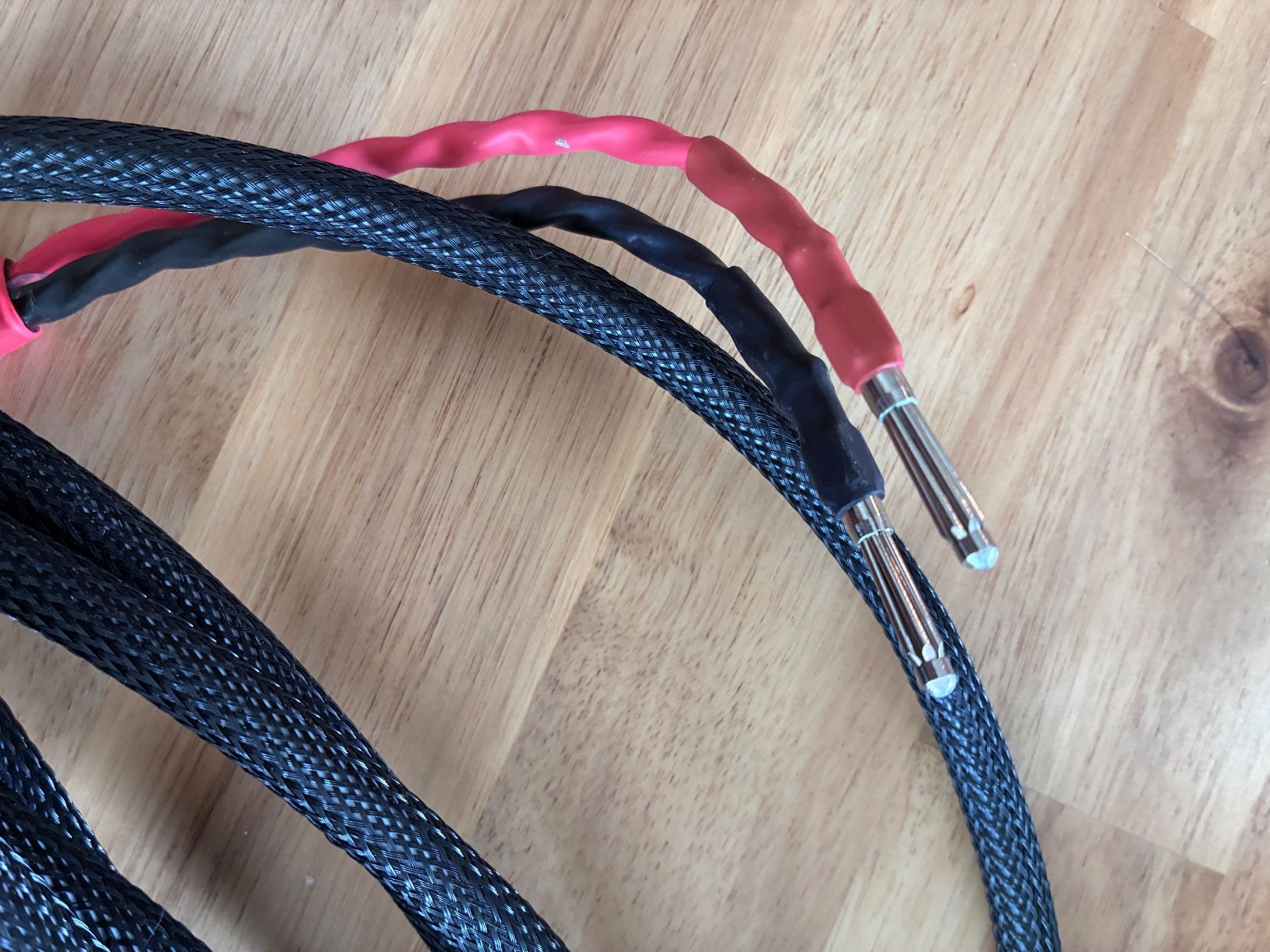 Cavi: MF Akustik Solid Core Lautsprecherkabel 2x8m mit WBT Stecker – Usato da Ottikon venduto da Gravis 1