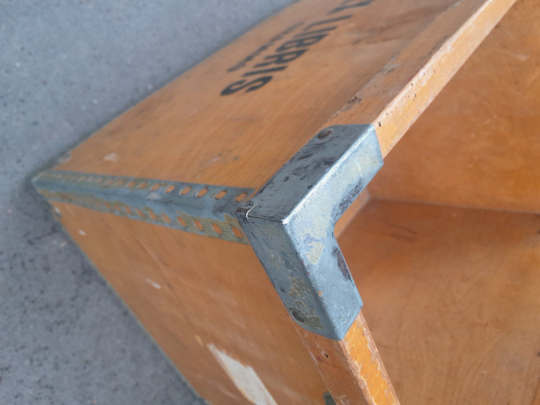 Caisses de transport: Vintage Holzkiste / Box / Postboxe? / Behälter von Ex Libris – D'occasion à Männedorf par Bel-view 4