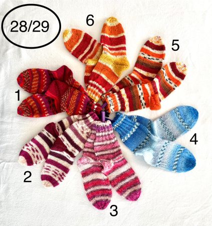 handgestrickte Wollsocken, 28/29