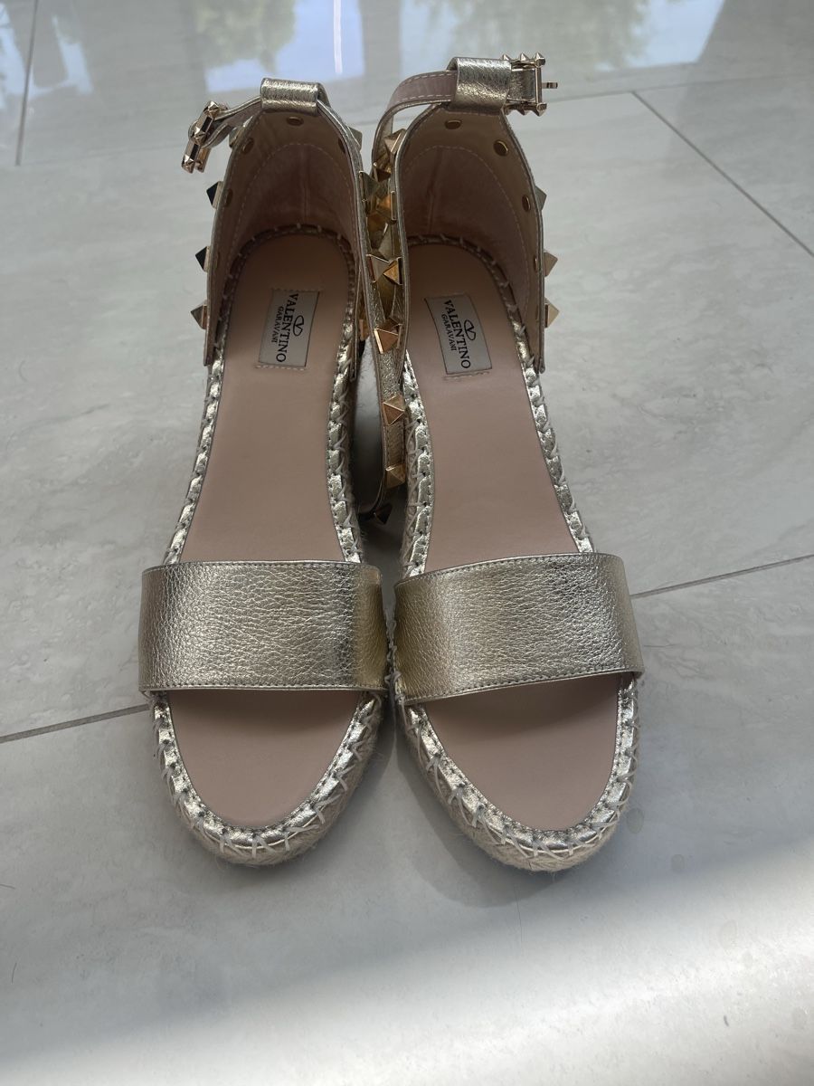 Valentino Chaussures femmes: VALENTINO GARAVANI Wedges ROCKSTUD – Neuf (Voir description) à Weisslingen par Spiegelbild0 2