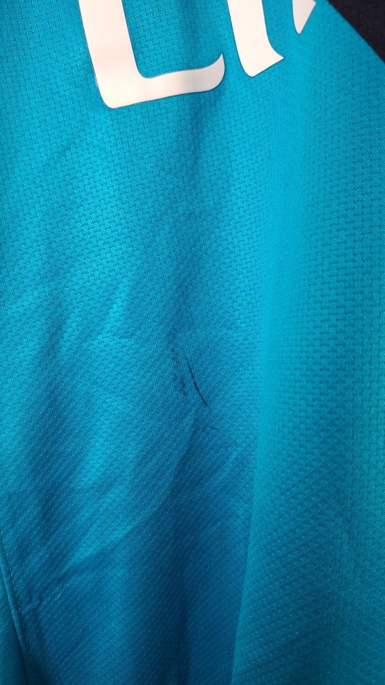 Arsenal Canottiere & Pantaloni: Arsenal 2011 2012 player version Nike – Difettoso da Yverdon-les-Bains venduto da flo_8fgr 2