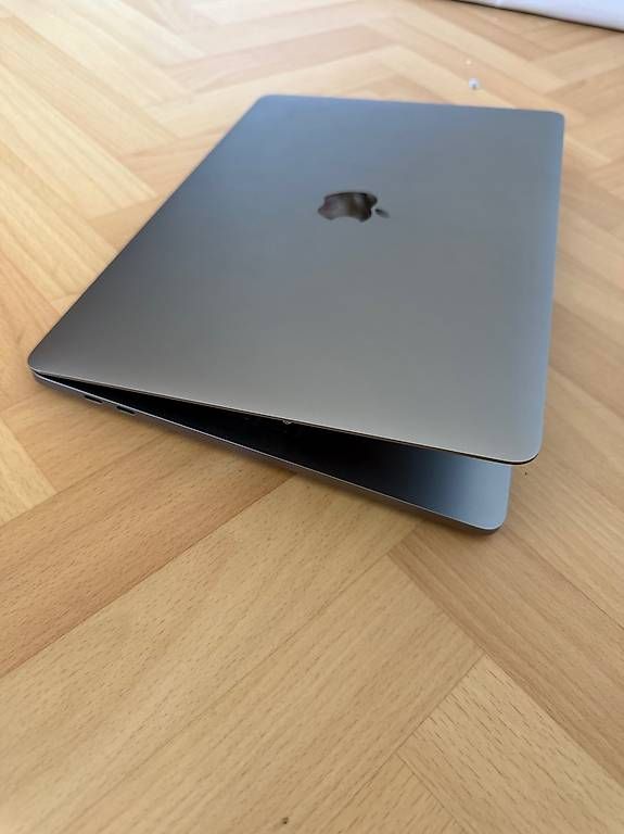 Apple Notebooks: MacBook Pro M1 13 – Gebraucht aus Alberswil von Joexy 2