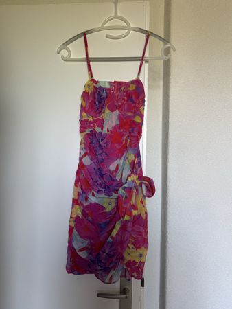 Robe bershka fleurie dos nu