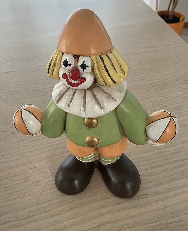Statuette: Clown Thun – Usato da Cugnasco venduto da Manux.