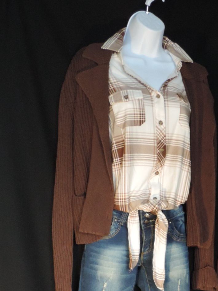Lots de vêtements: Ensemble jeans jaquette pashmina – D'occasion à Genève par Axelle333 5