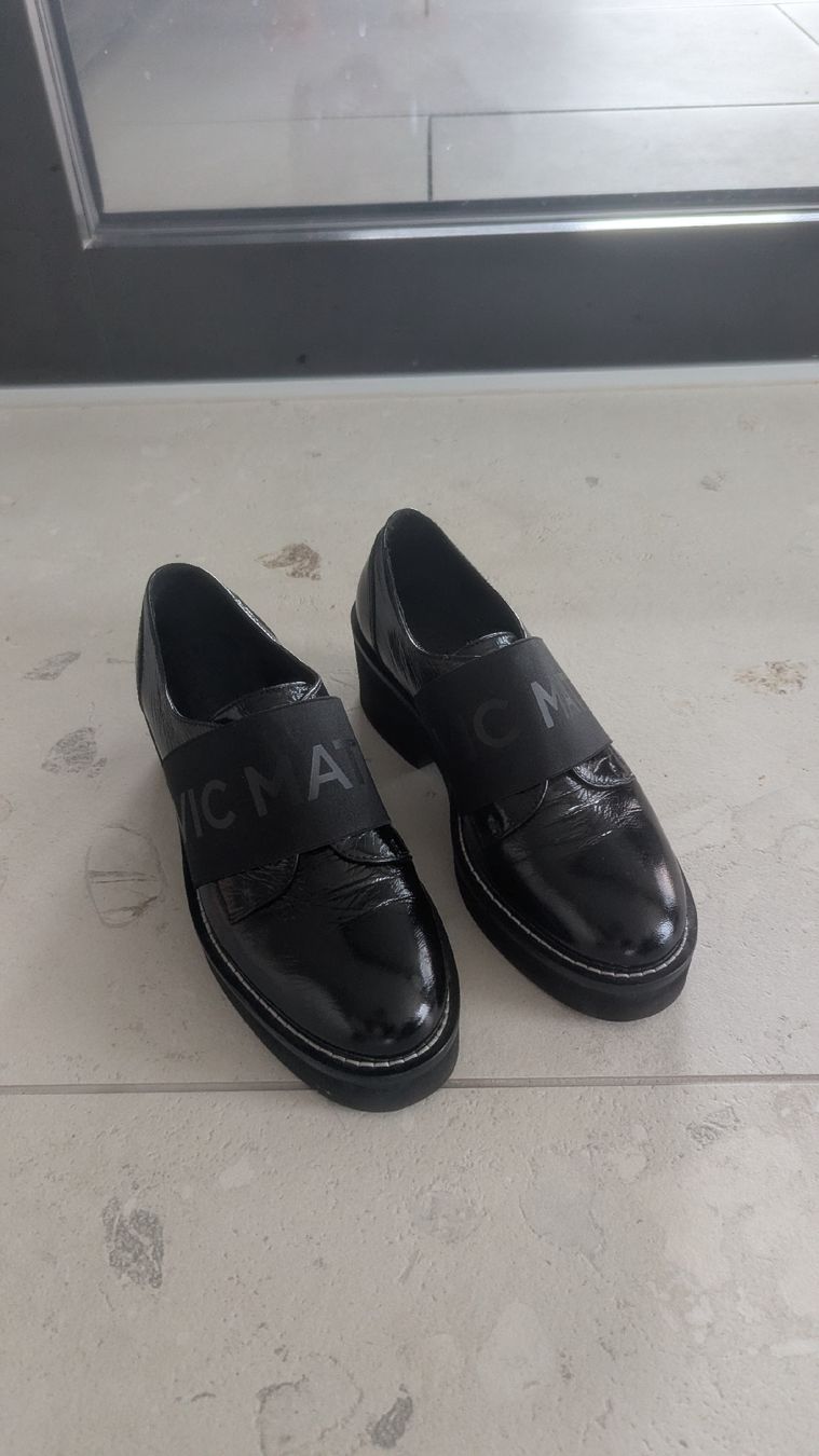 Chaussures femmes: Schuhe Damen Schwarz Lack – Neuf (Voir description) à Sursee par janaasch