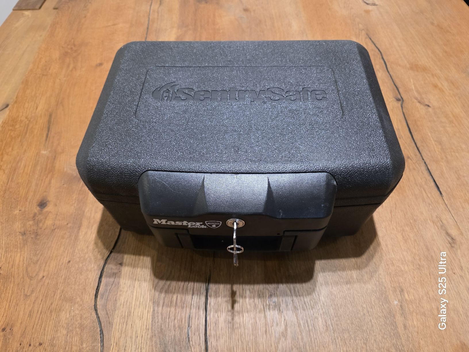 Casseforti: SentrySafe Dokumentenbox mit Schlüssel - Feuersicher! – Usato da Mellingen venduto da 81pat