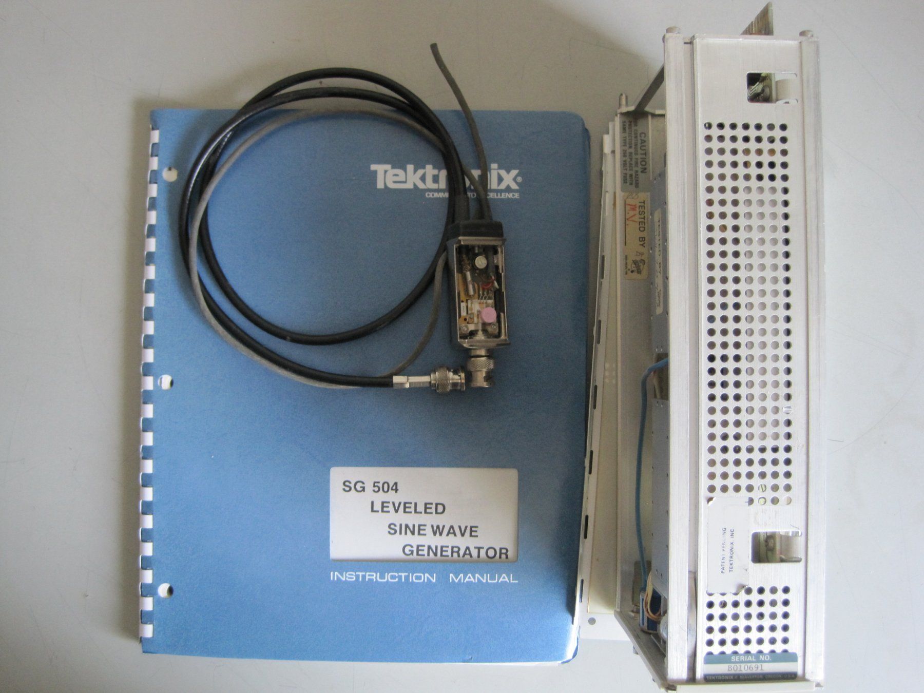 Messen: Tektronix Sinusgenerator SG504 – Defekt aus Dietwil von Jaenzi 1