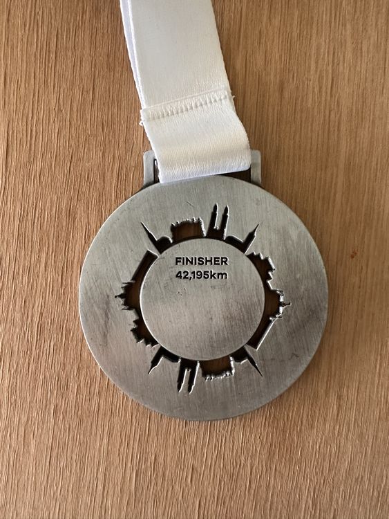 Zürcher Marathon Medaille 2025 3