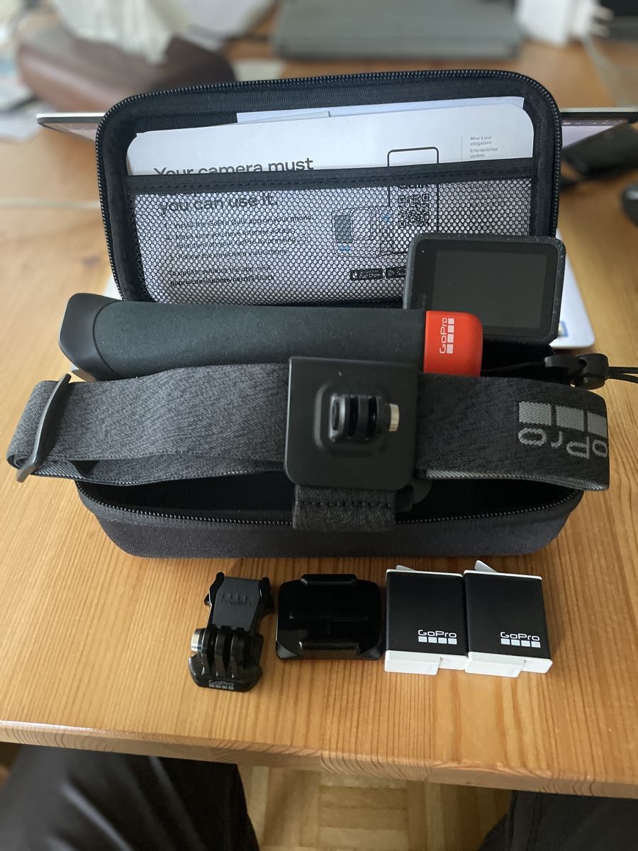 Gopro Action Cam: GoPro HERO12 Black Bundle + 2 Batteries + Accessories + Case – Neuf (Voir description) à Thalwil par jai_ypl7 7