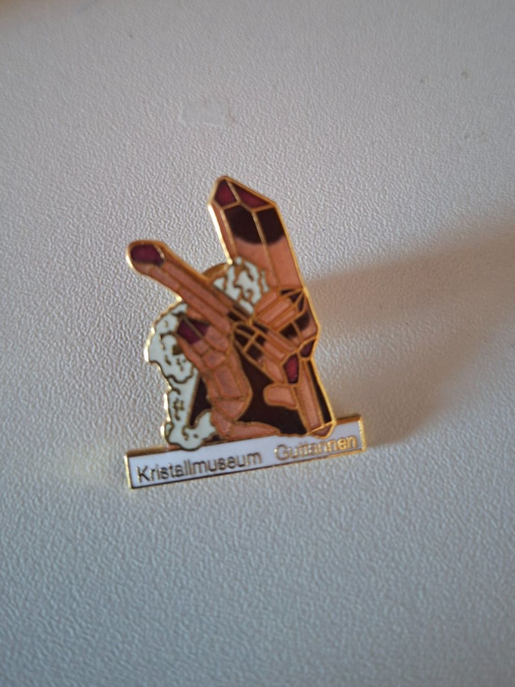 Placchette & Badge: Kristallmuseum Guttannen Pin – Usato da Erlinsbach venduto da pfunky